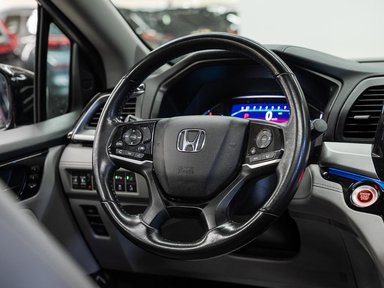2019 Honda Odyssey TOURING | Nav | Leather | Sunroof | BSM | CarPlay Photo