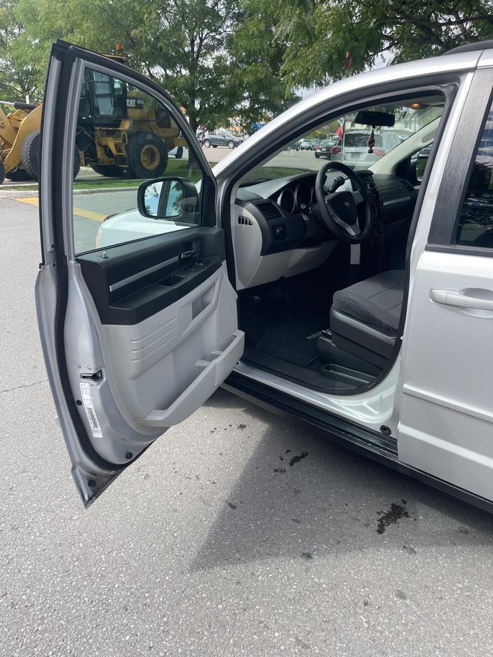 2010 Dodge Grand Caravan SE     RUST PROOFED AND UNDERCOATED Photo