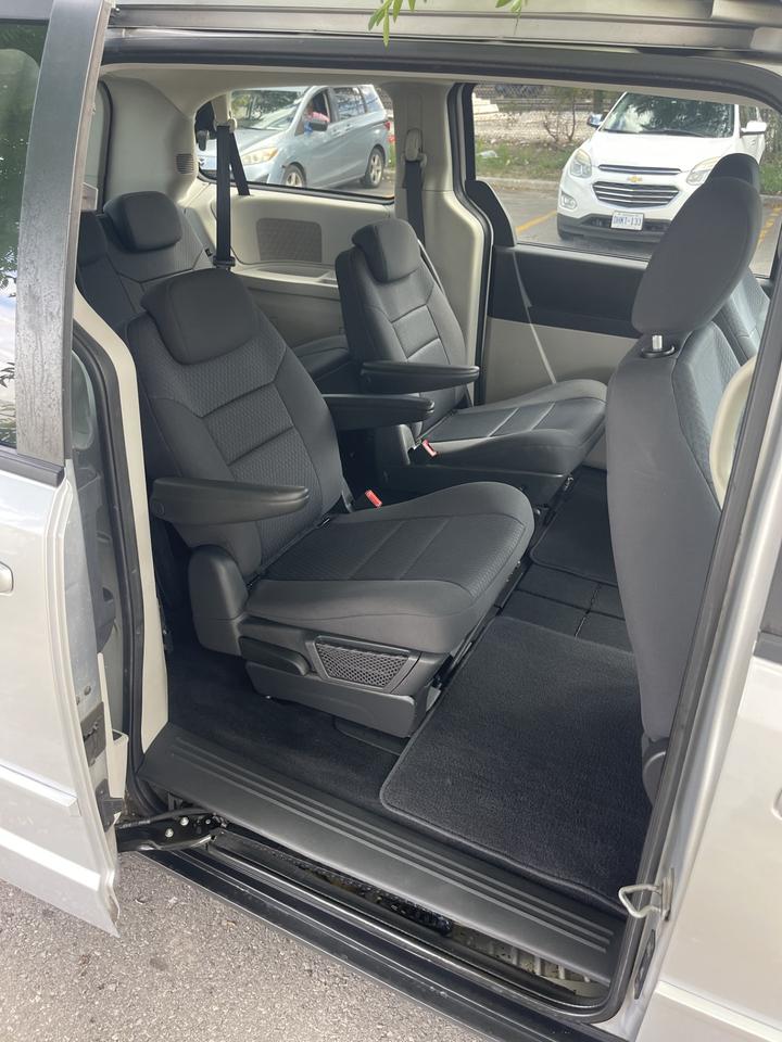 2010 Dodge Grand Caravan SE     RUST PROOFED AND UNDERCOATED Photo