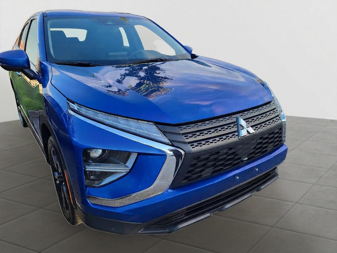 2024 Mitsubishi Eclipse Cross ES S-AWC Photo2