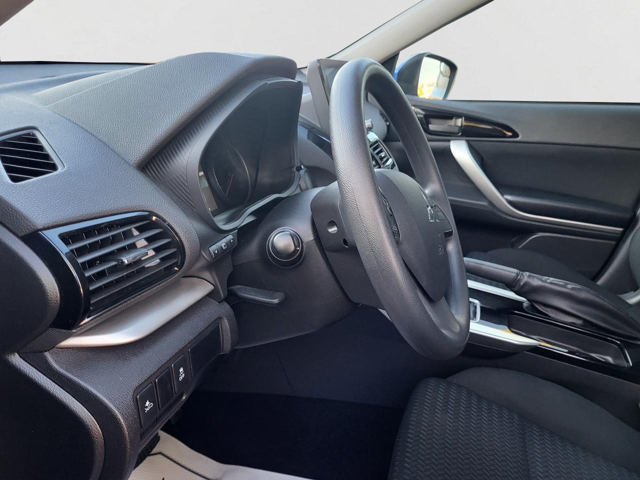 2024 Mitsubishi Eclipse Cross ES S-AWC Photo