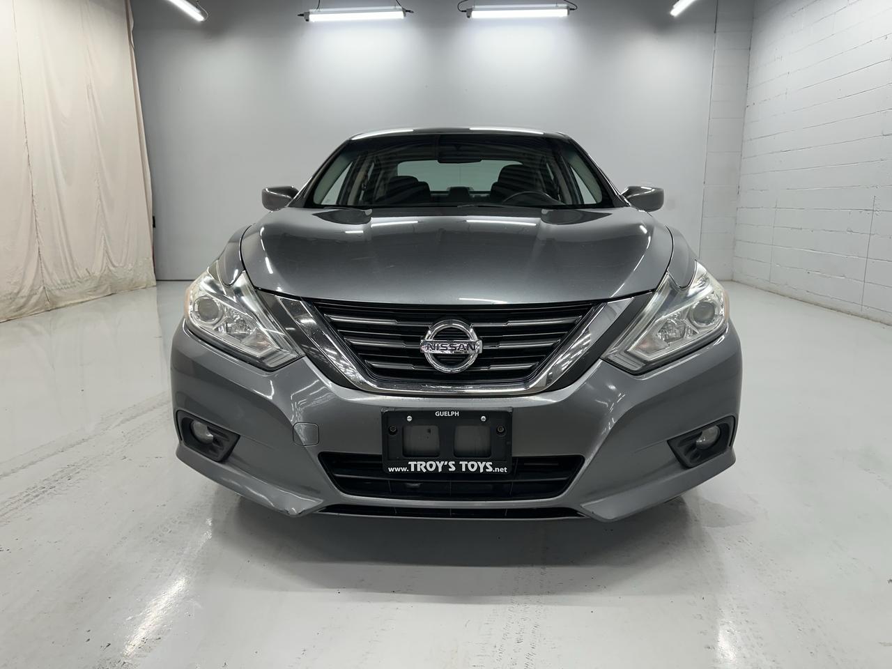 2017 Nissan Altima 2.5 SV Photo5