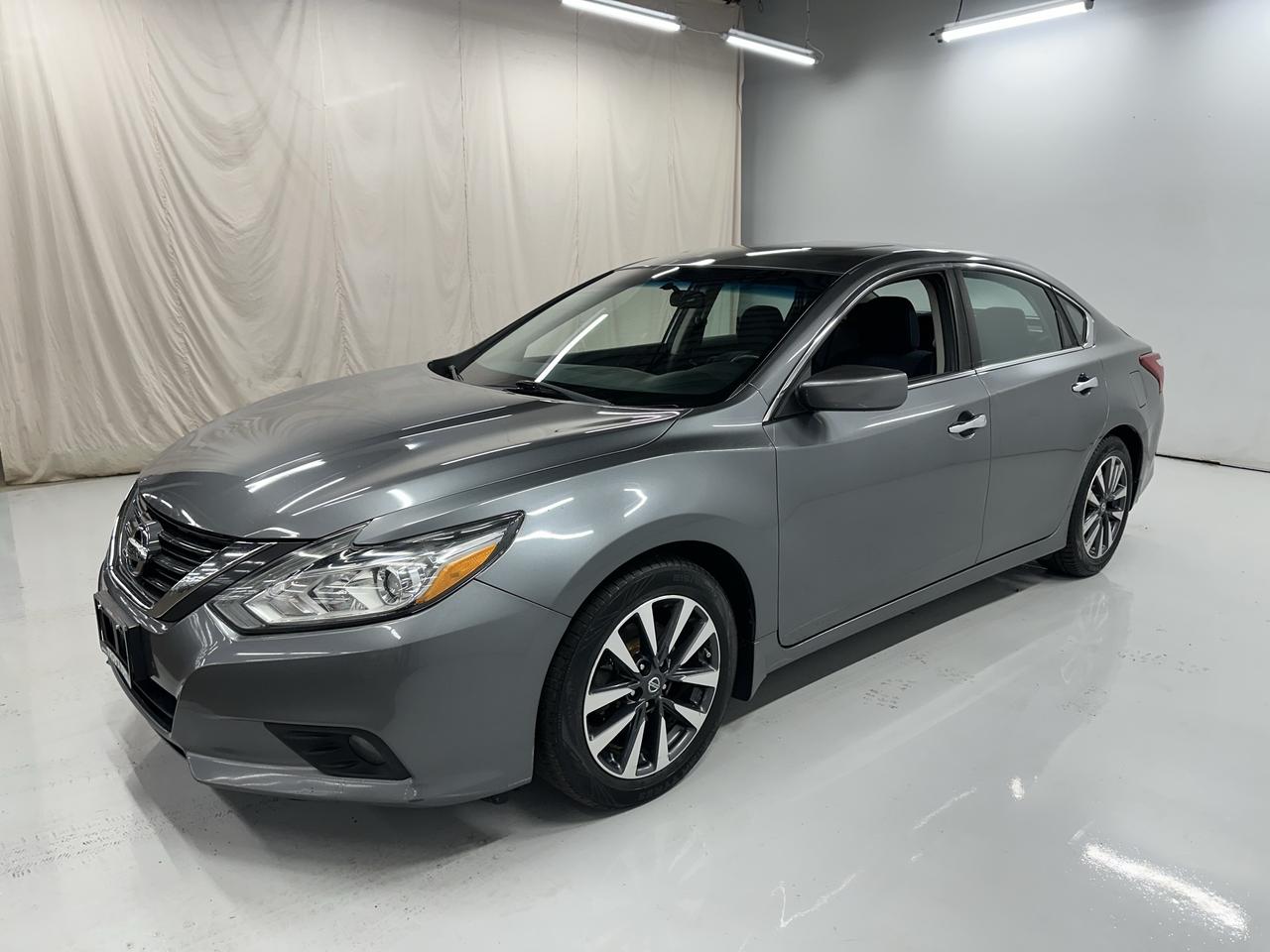 2017 Nissan Altima 2.5 SV Photo