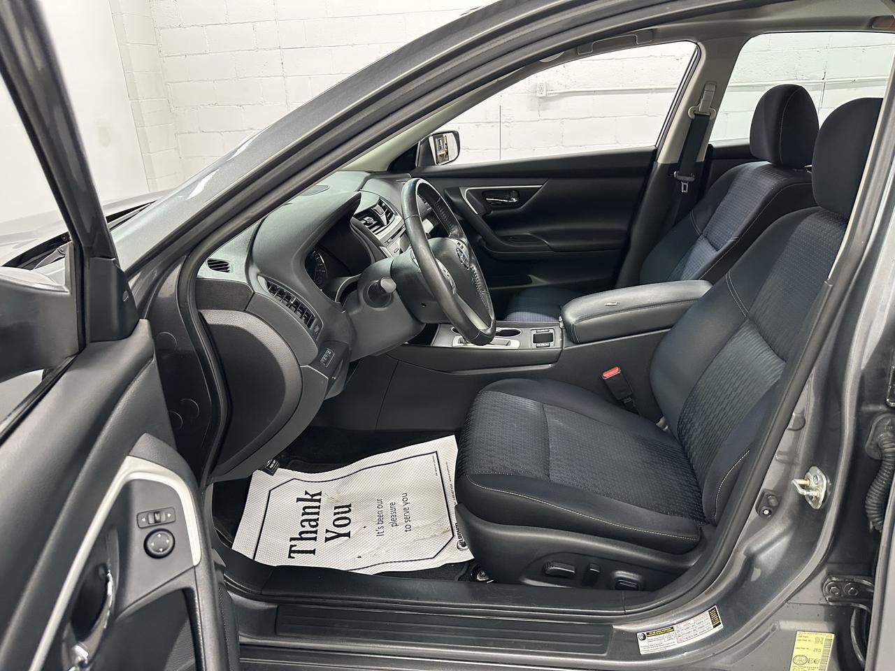 2017 Nissan Altima 2.5 SV Photo