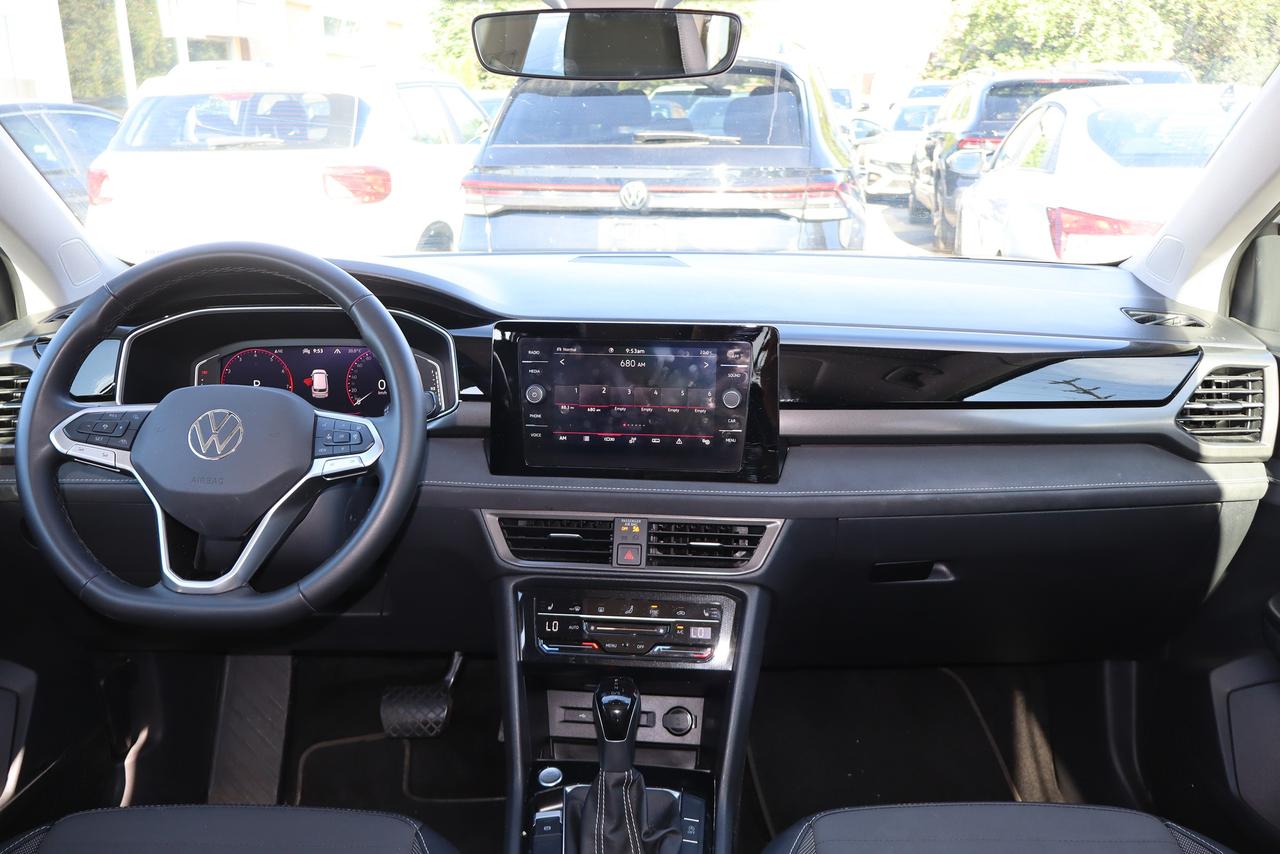 2026 Volkswagen Taos Comfortline Black Edition 4MOTION Photo