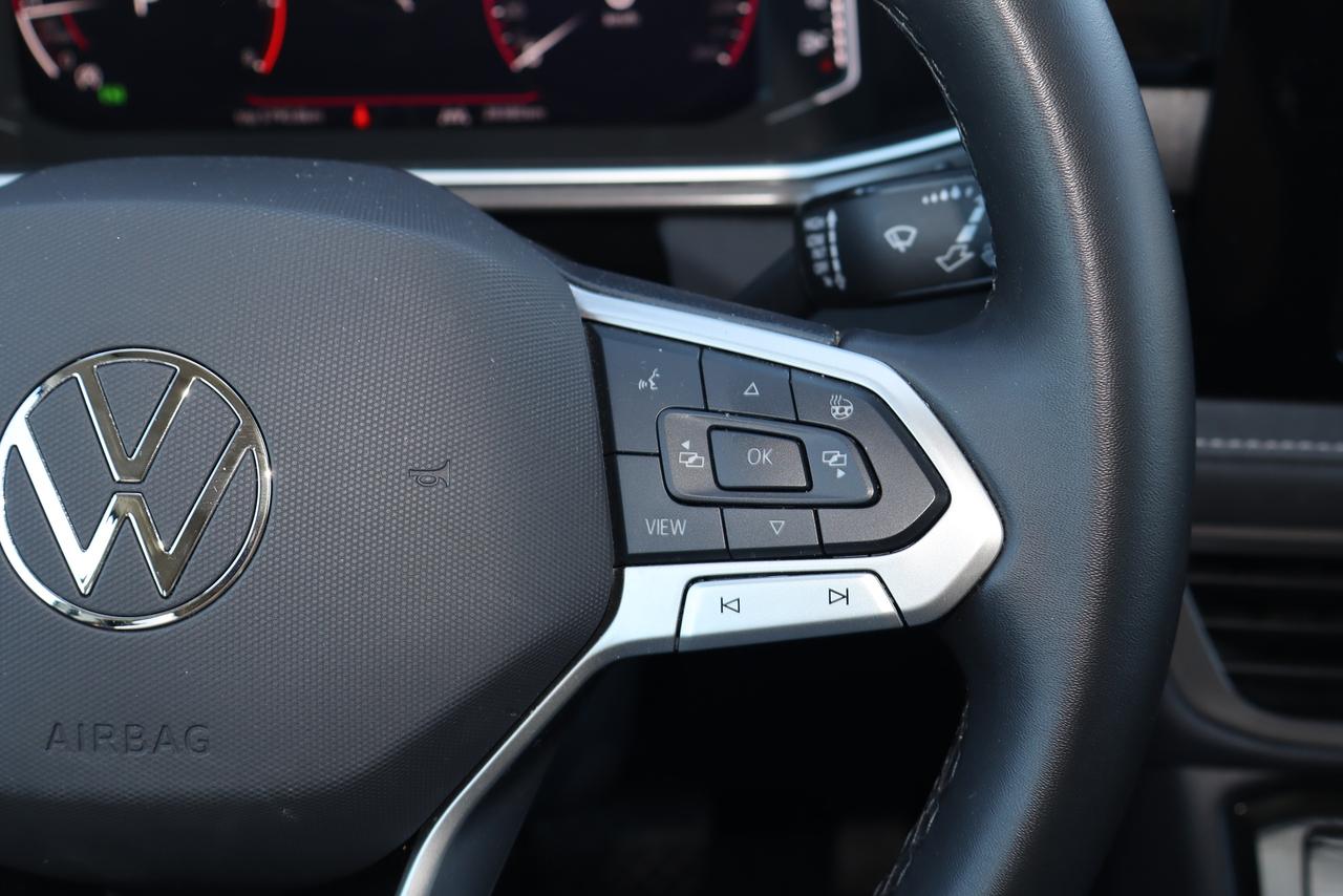 2026 Volkswagen Taos Comfortline Black Edition 4MOTION Photo