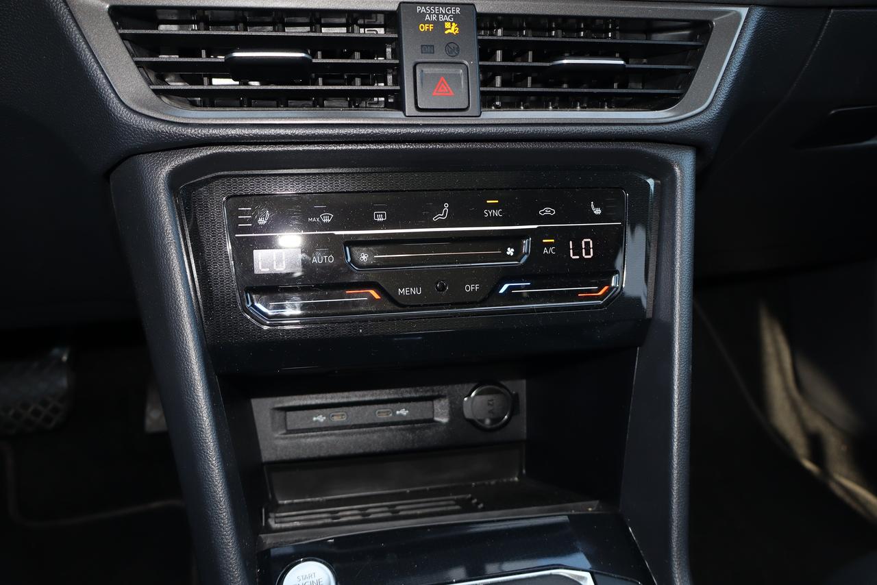 2026 Volkswagen Taos Comfortline Black Edition 4MOTION Photo