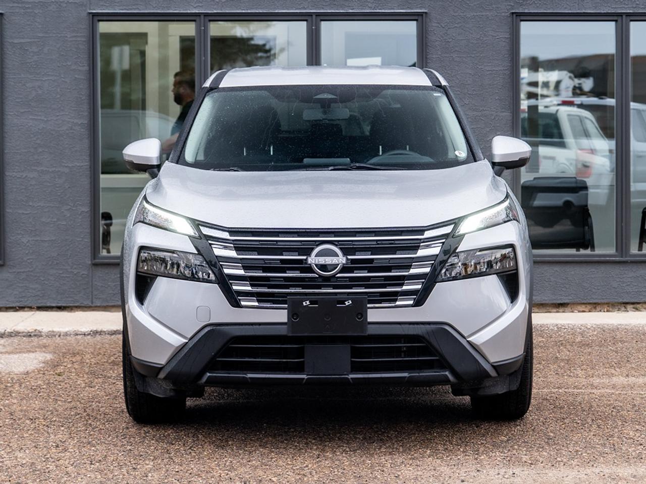 2024 Nissan Rogue AWD S Only 13,746 kms Photo2