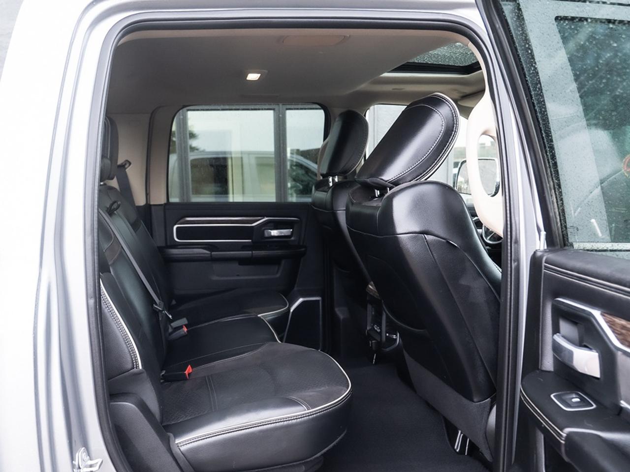 2020 RAM 3500 Laramie 4x4 Crew Cab 6'4" Box Photo43
