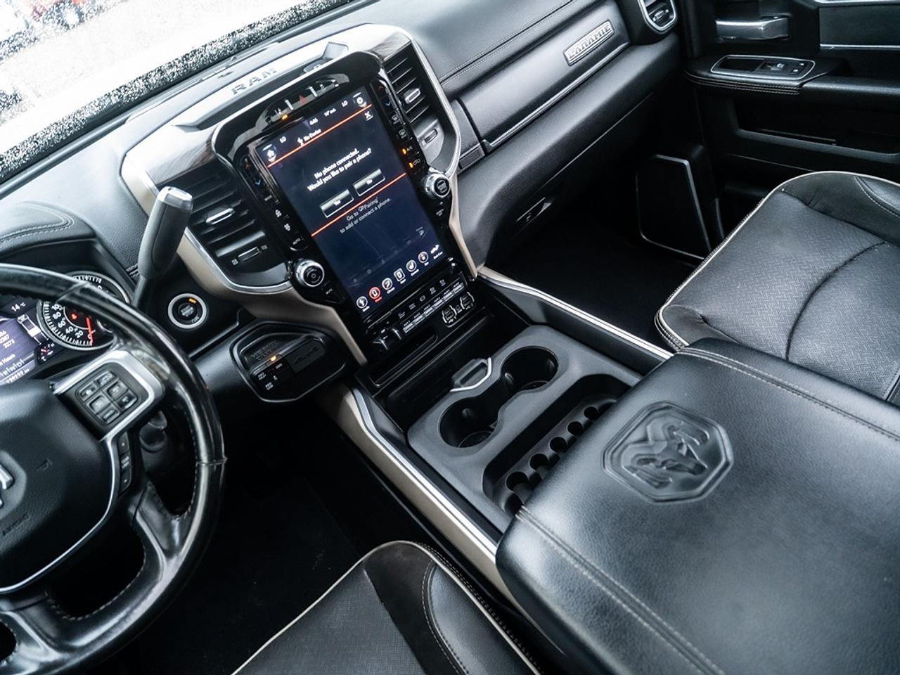 2020 RAM 3500 Laramie 4x4 Crew Cab 6'4" Box Photo33