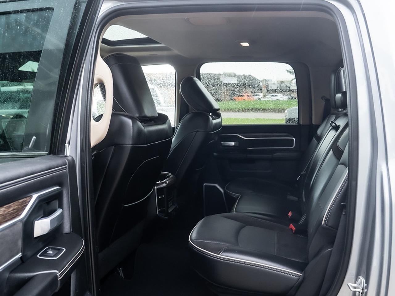 2020 RAM 3500 Laramie 4x4 Crew Cab 6'4" Box Photo41