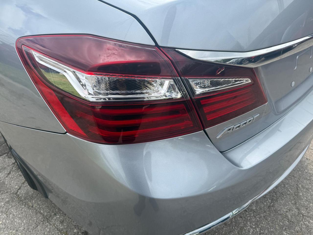 2017 Honda Accord LX / NO ACCIDENTS / PWR SEAT / REAR CAM / CRUISE Photo