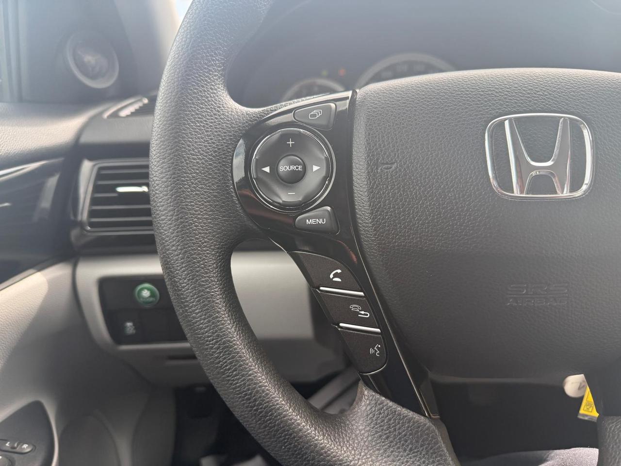 2017 Honda Accord LX / NO ACCIDENTS / PWR SEAT / REAR CAM / CRUISE Photo