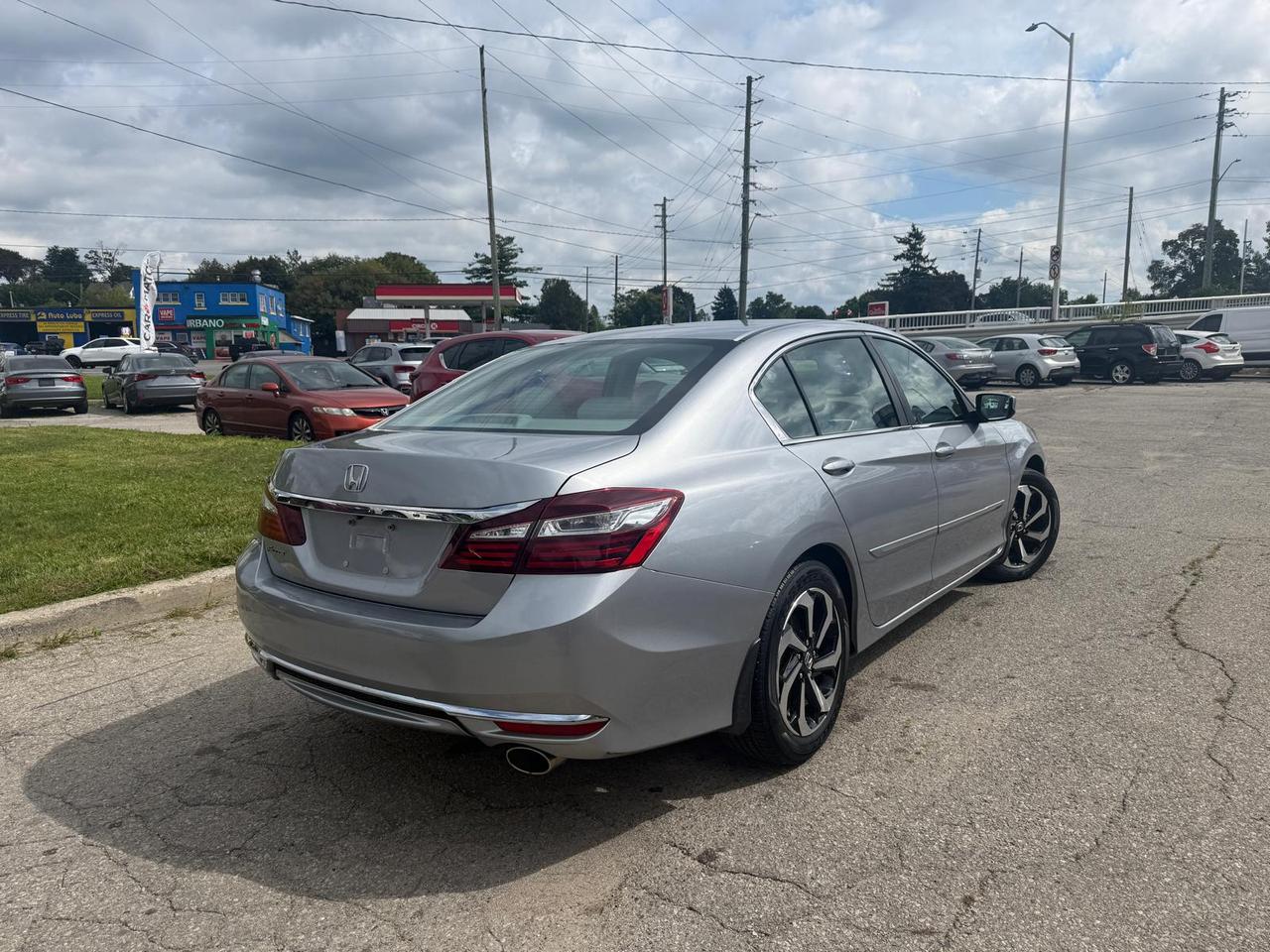 2017 Honda Accord LX / NO ACCIDENTS / PWR SEAT / REAR CAM / CRUISE Photo4