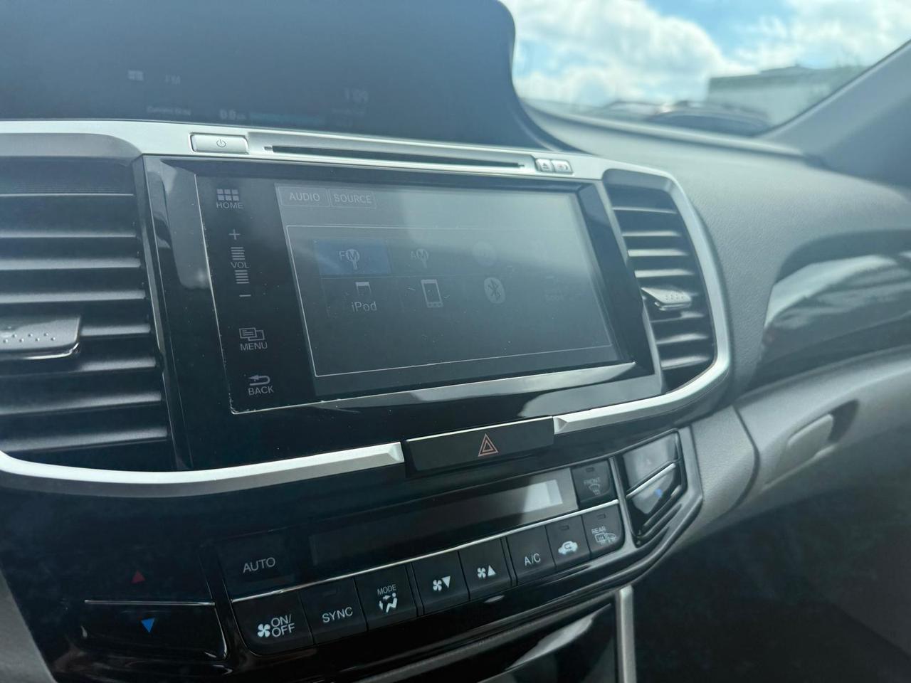 2017 Honda Accord LX / NO ACCIDENTS / PWR SEAT / REAR CAM / CRUISE Photo