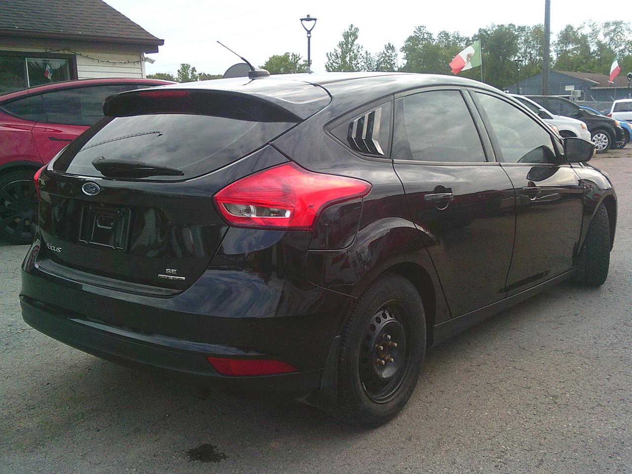 2015 Ford Focus 5DR HB SE Photo