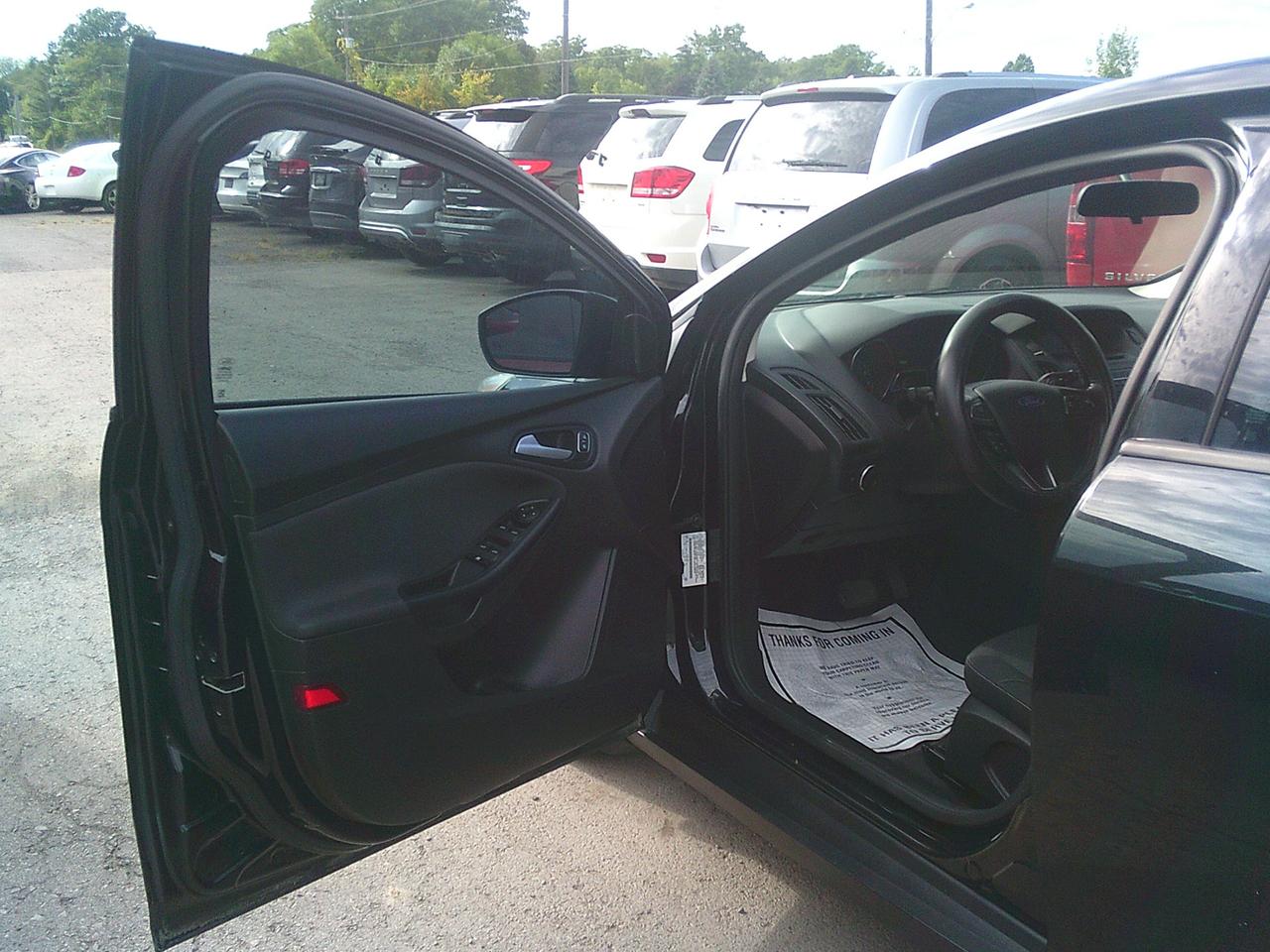 2015 Ford Focus 5DR HB SE Photo