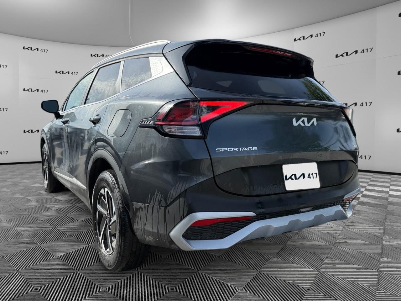 2024 Kia Sportage Hybrid EX AWD Photo2