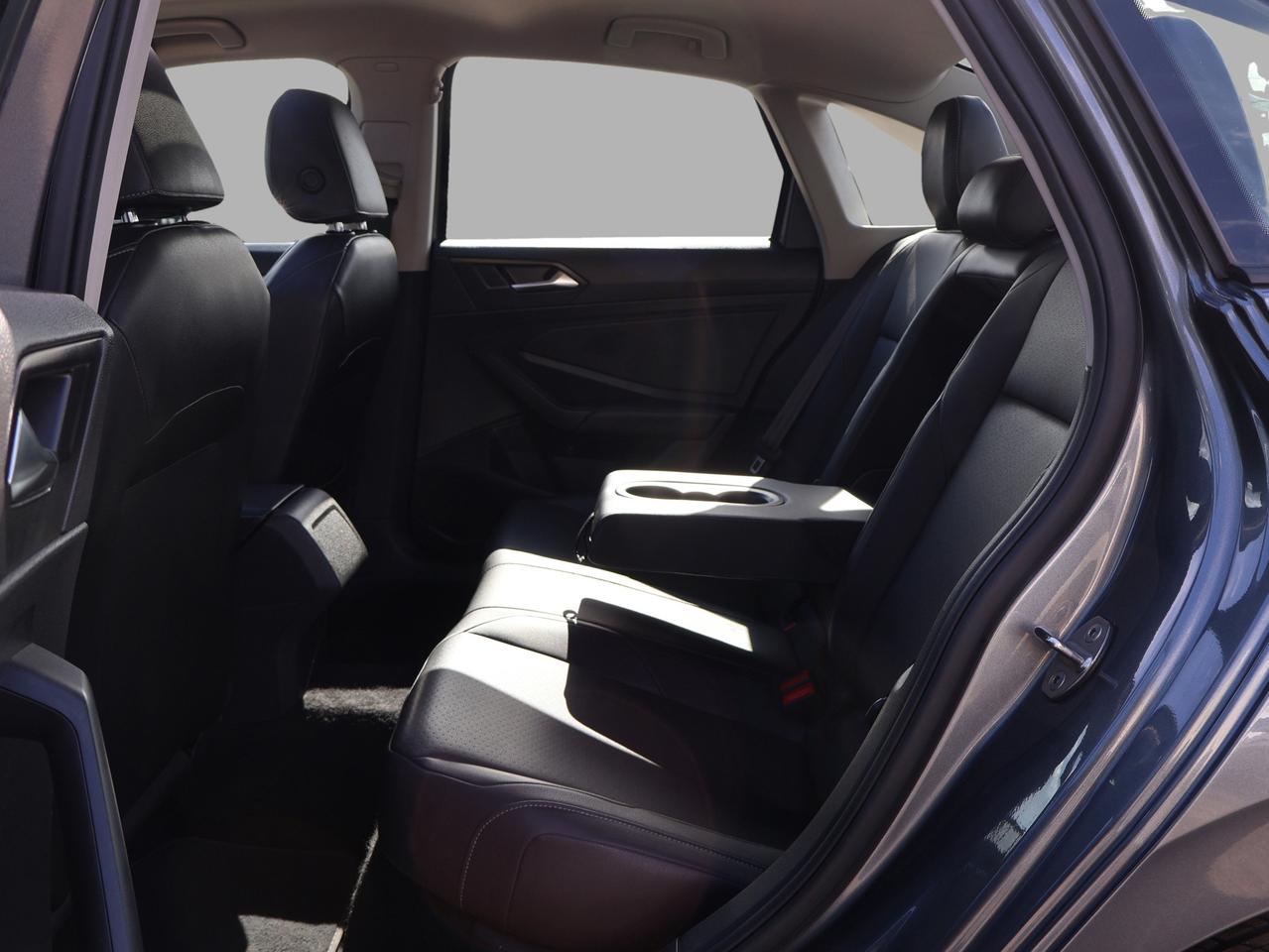 2019 Volkswagen Jetta HIGHLINE CAMERA BLUETOOTH LEATHER HEATED SUNROOF CRUISE ALLOYS Photo