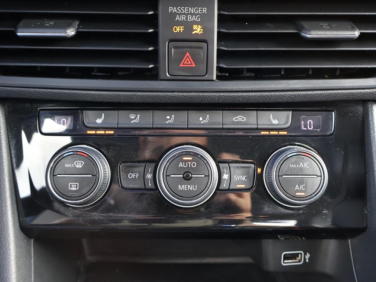 2019 Volkswagen Jetta HIGHLINE CAMERA BLUETOOTH LEATHER HEATED SUNROOF CRUISE ALLOYS Photo
