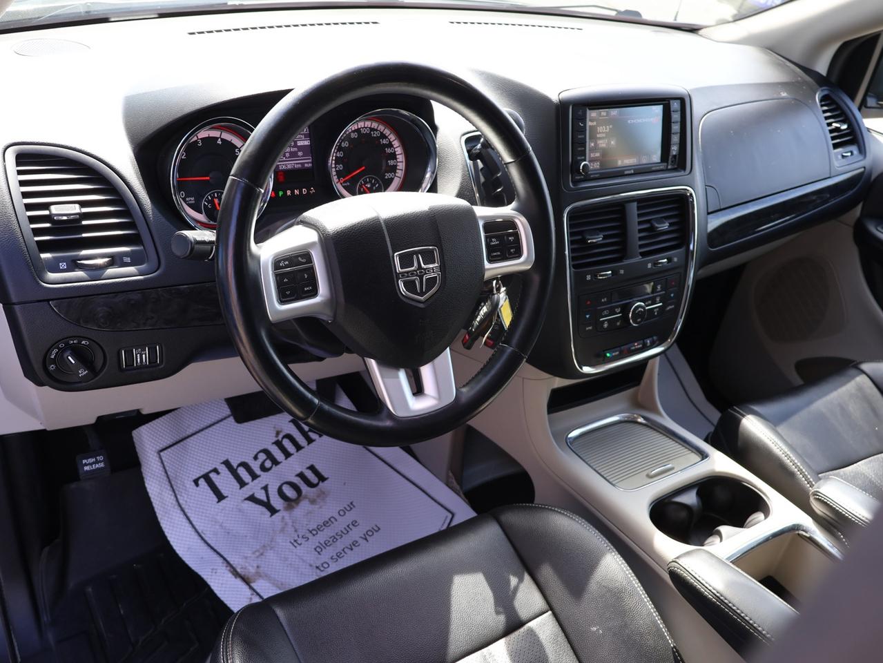 2018 Dodge Grand Caravan V6 CREW PLUS *ACCIDENT FREE*1 OWNER*CHRYSLE CAMERA NAV BLUETOOTH LEATHER HEATED SEATS CRUISE ALLOYS R MAINTAIN* Photo