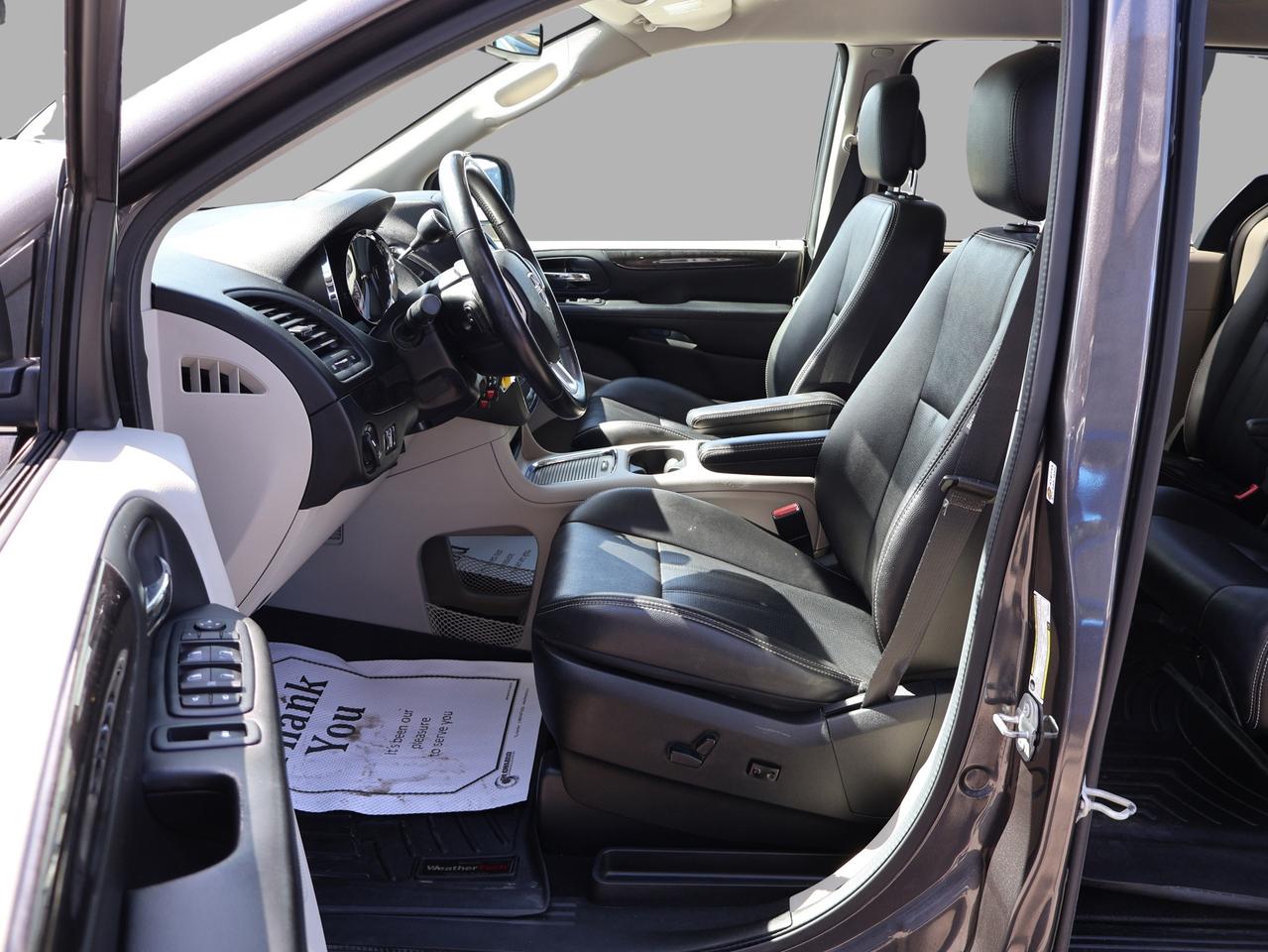 2018 Dodge Grand Caravan V6 CREW PLUS *ACCIDENT FREE*1 OWNER*CHRYSLE CAMERA NAV BLUETOOTH LEATHER HEATED SEATS CRUISE ALLOYS R MAINTAIN* Photo
