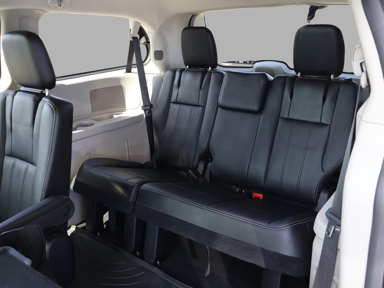 2018 Dodge Grand Caravan V6 CREW PLUS *ACCIDENT FREE*1 OWNER*CHRYSLE CAMERA NAV BLUETOOTH LEATHER HEATED SEATS CRUISE ALLOYS R MAINTAIN* Photo