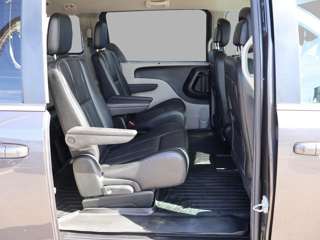 2018 Dodge Grand Caravan V6 CREW PLUS *ACCIDENT FREE*1 OWNER*CHRYSLE CAMERA NAV BLUETOOTH LEATHER HEATED SEATS CRUISE ALLOYS R MAINTAIN* Photo