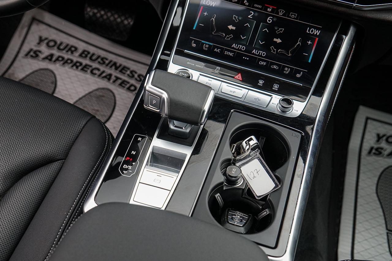 2026 Audi Q7 Technik S-LINE QUATTRO |7 PASS|HUD|NAVI|LOW KM!! Photo