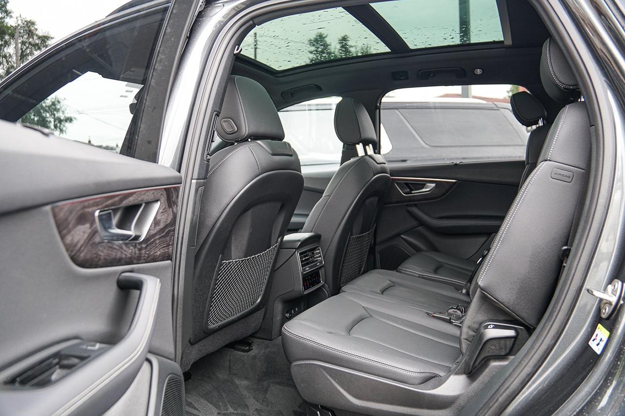 2026 Audi Q7 Technik S-LINE QUATTRO |7 PASS|HUD|NAVI|LOW KM!! Photo