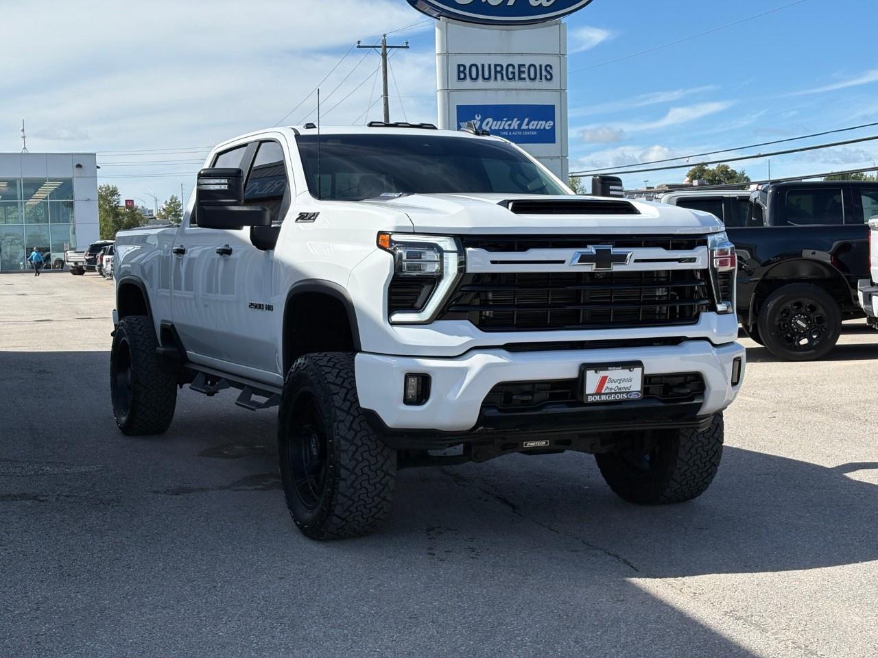 2024 Chevrolet Silverado 2500 HD 4WD Crew Cab Standard Box LT Photo