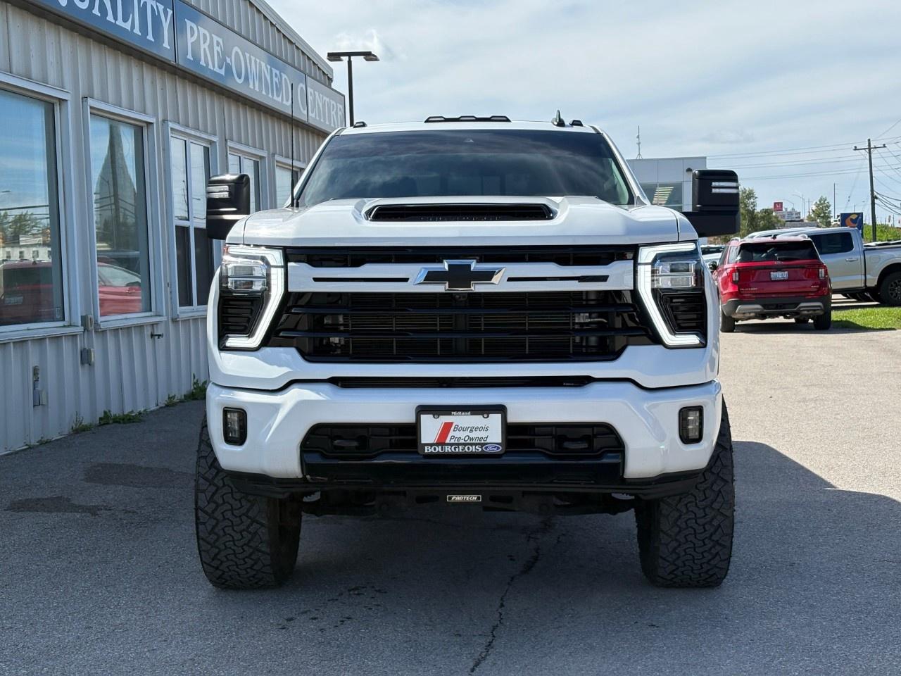 2024 Chevrolet Silverado 2500 HD 4WD Crew Cab Standard Box LT Photo