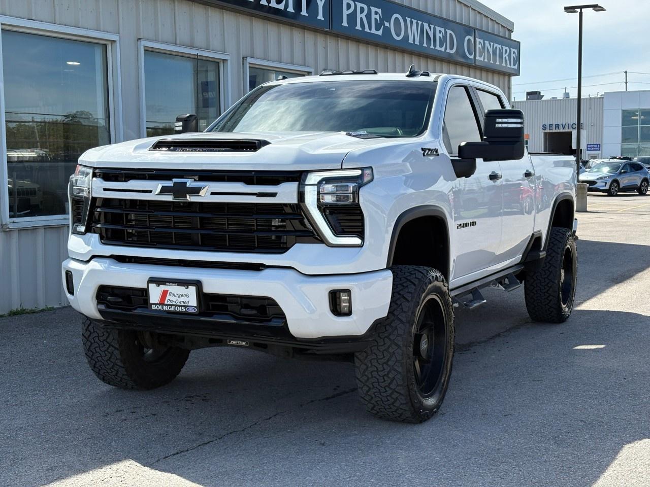 2024 Chevrolet Silverado 2500 HD 4WD Crew Cab Standard Box LT Photo