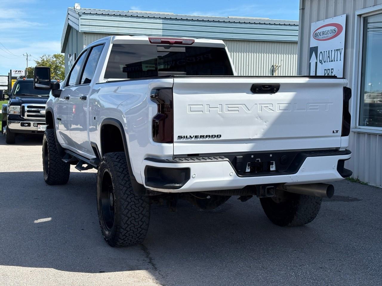 2024 Chevrolet Silverado 2500 HD 4WD Crew Cab Standard Box LT Photo