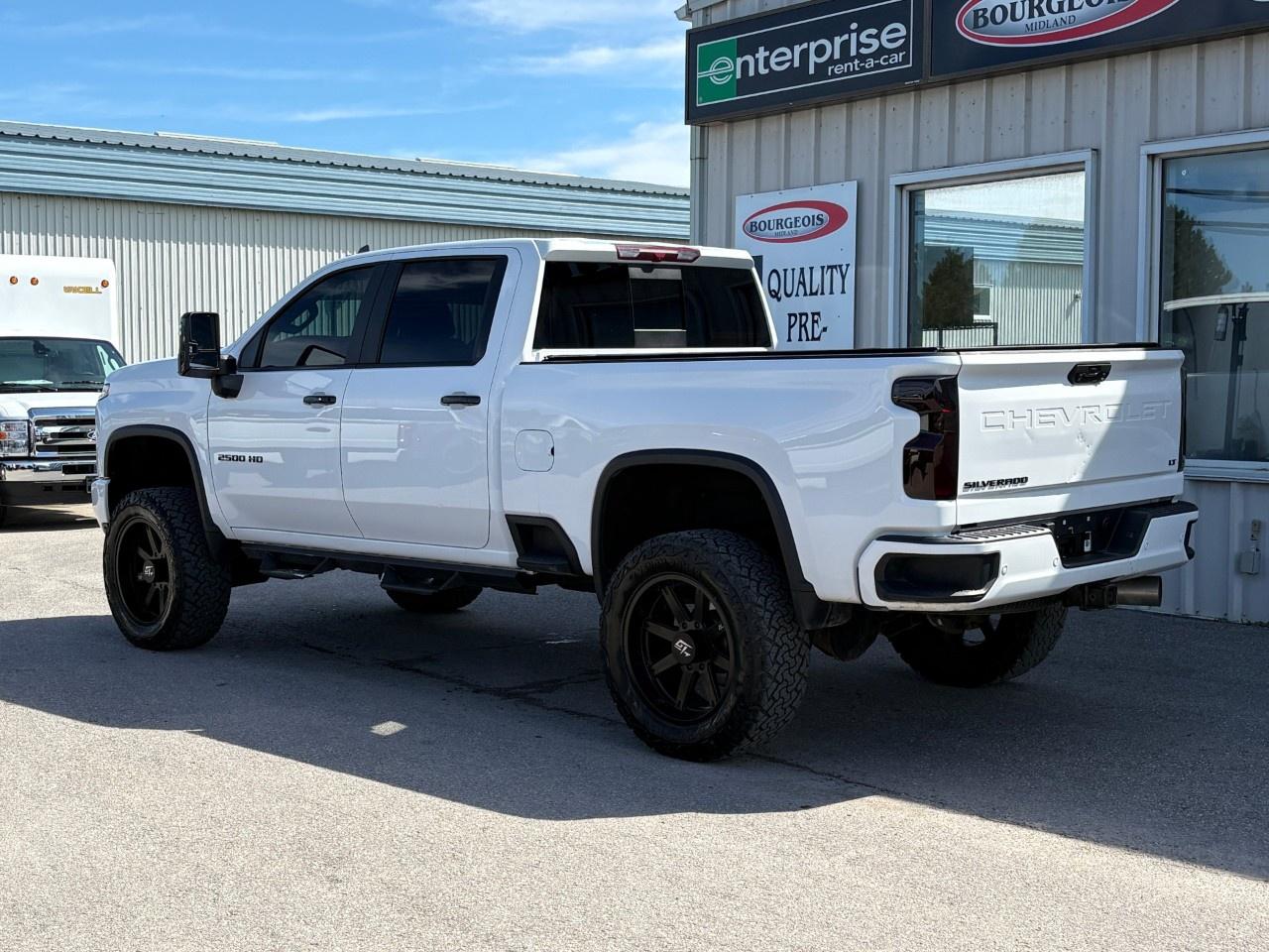 2024 Chevrolet Silverado 2500 HD 4WD Crew Cab Standard Box LT Photo