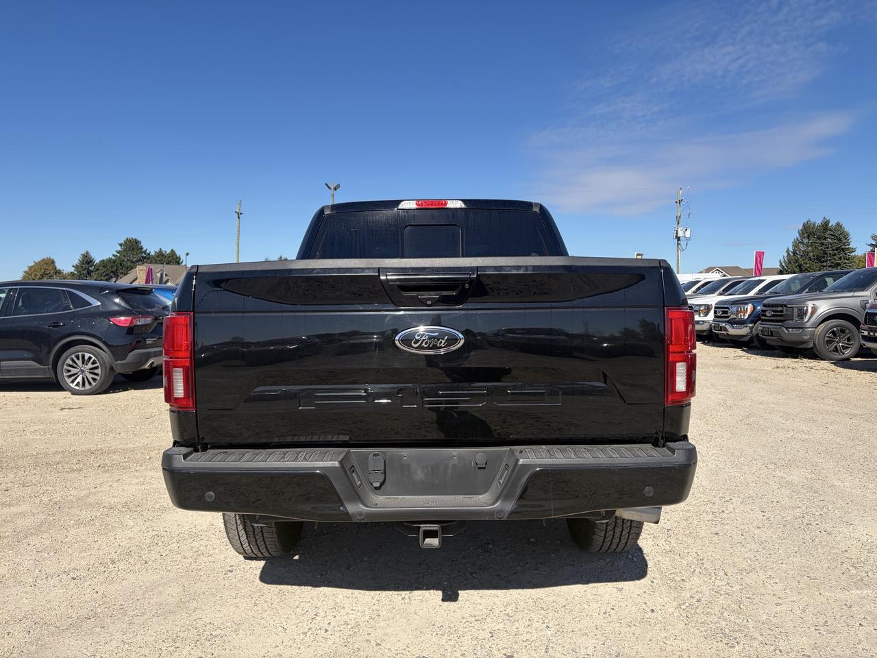 2018 Ford F-150 Lariat 4WD SuperCrew 5.5' Box Photo4