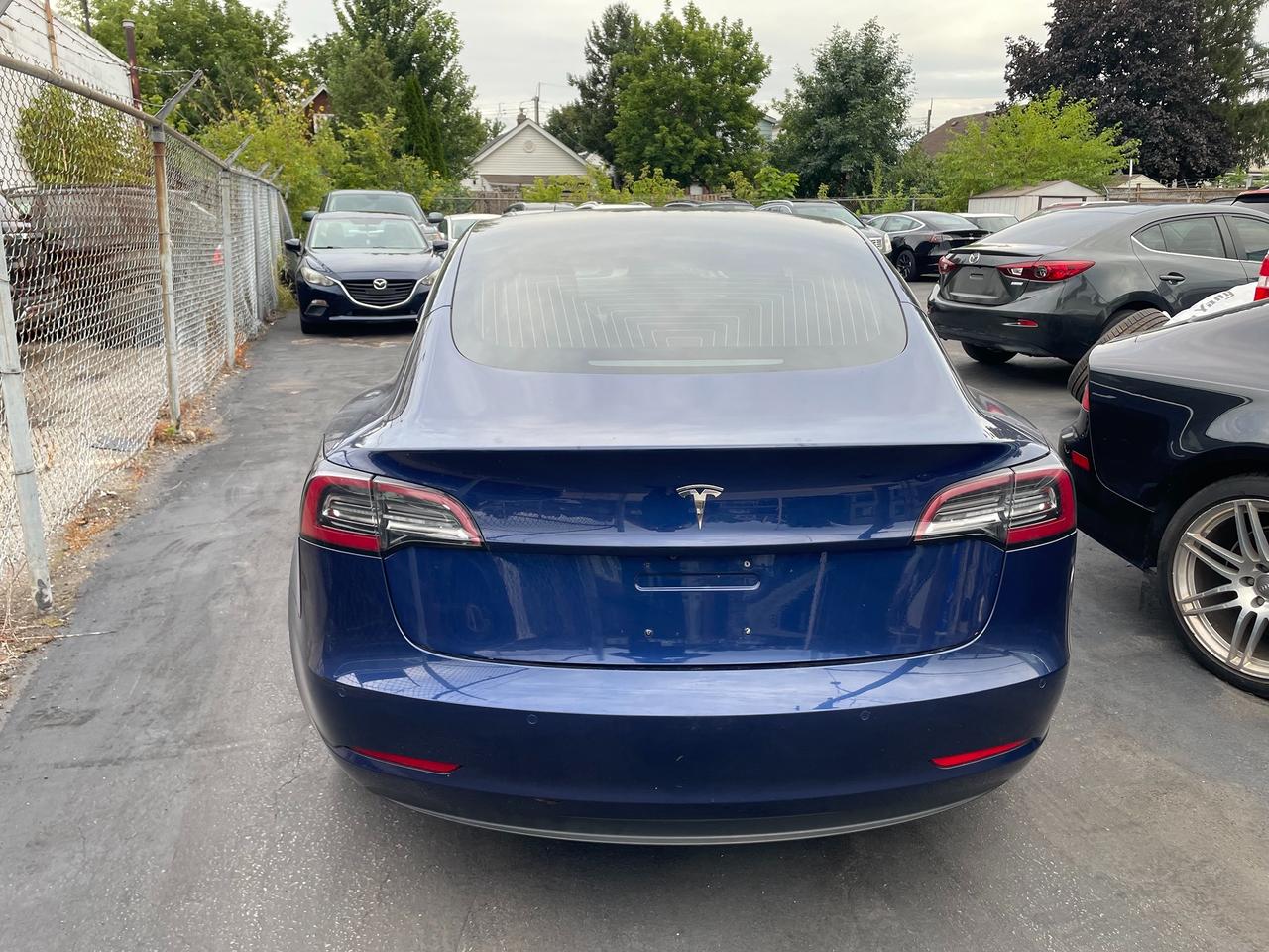 2018 Tesla Model 3 Long Range AWD *FRONT & REAR HEATED SEATS, SAFETY* Photo