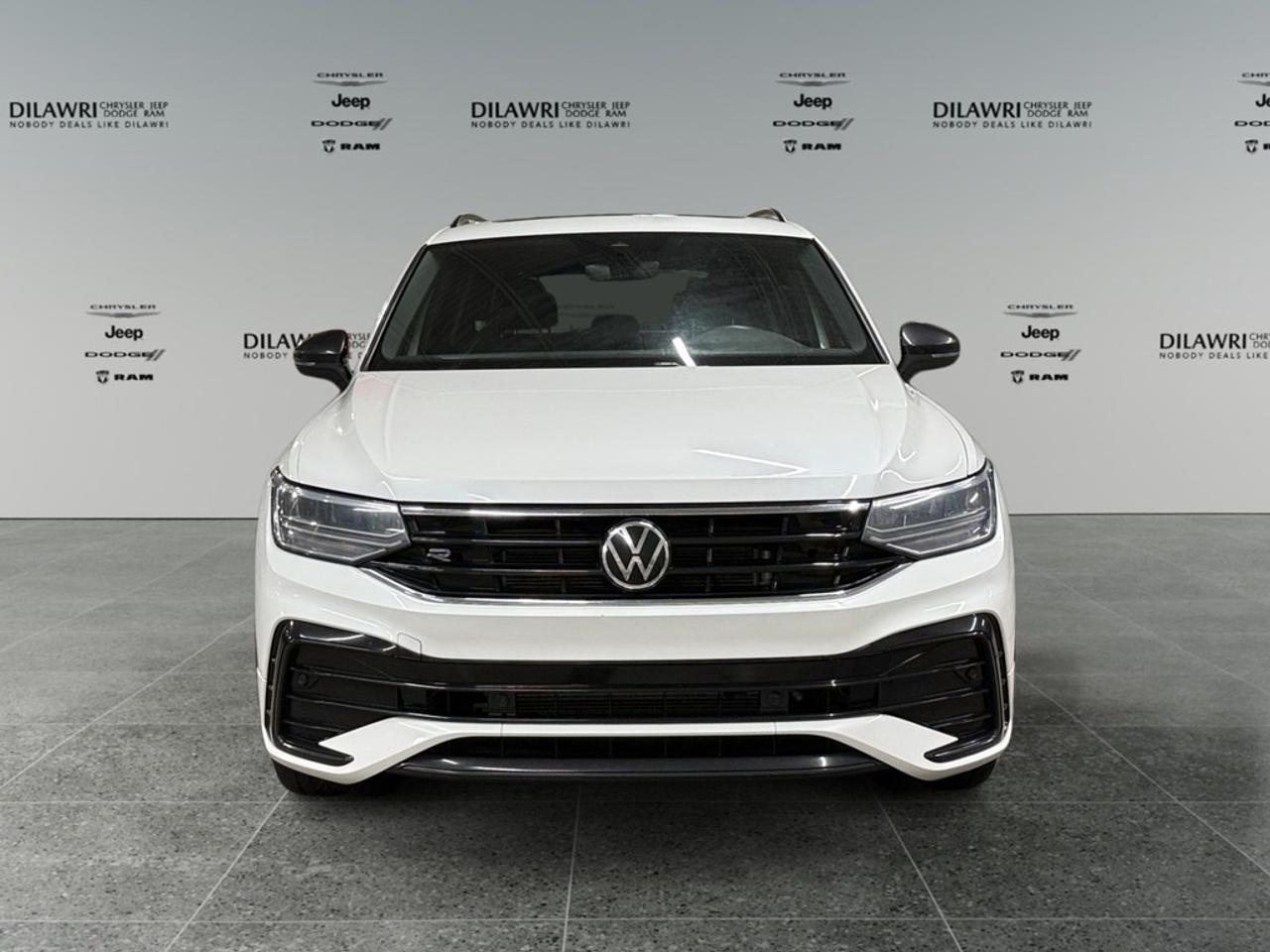 2023 Volkswagen Tiguan Comfortline R-Line Black Edition 4MOTION Photo