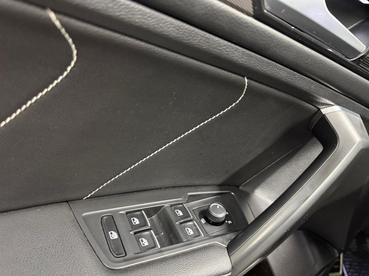 2023 Volkswagen Tiguan Comfortline R-Line Black Edition 4MOTION Photo