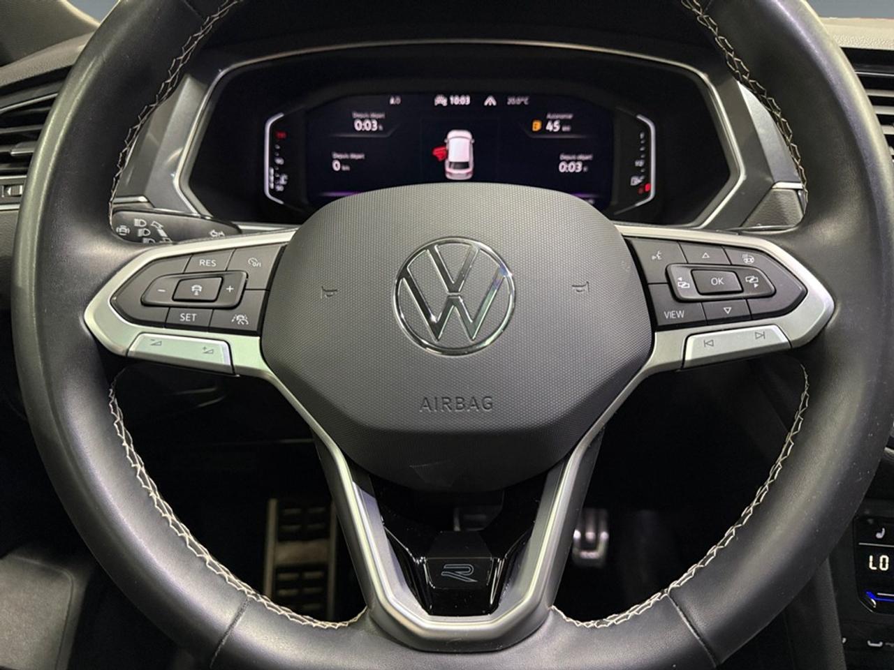 2023 Volkswagen Tiguan Comfortline R-Line Black Edition 4MOTION Photo