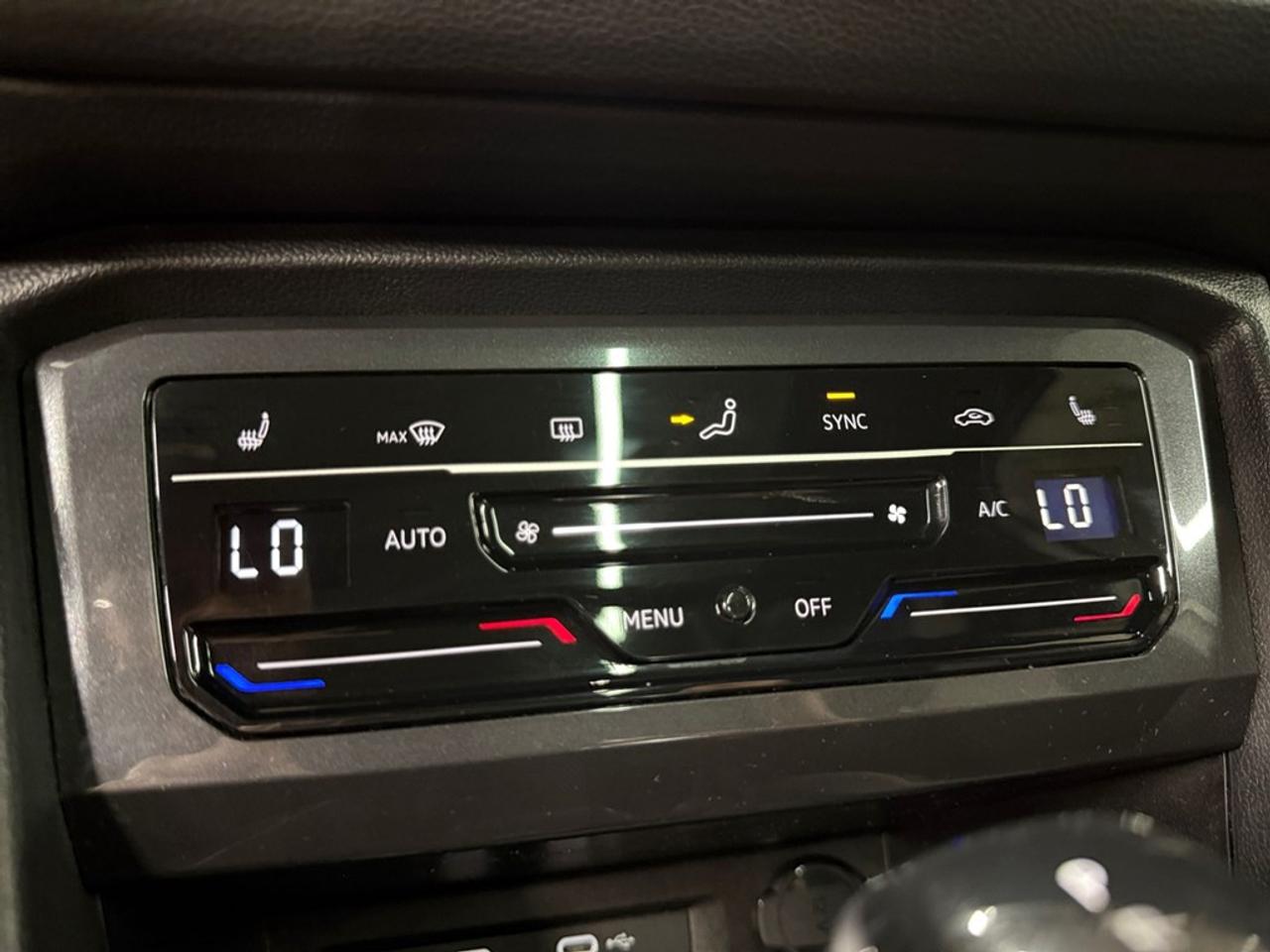 2023 Volkswagen Tiguan Comfortline R-Line Black Edition 4MOTION Photo