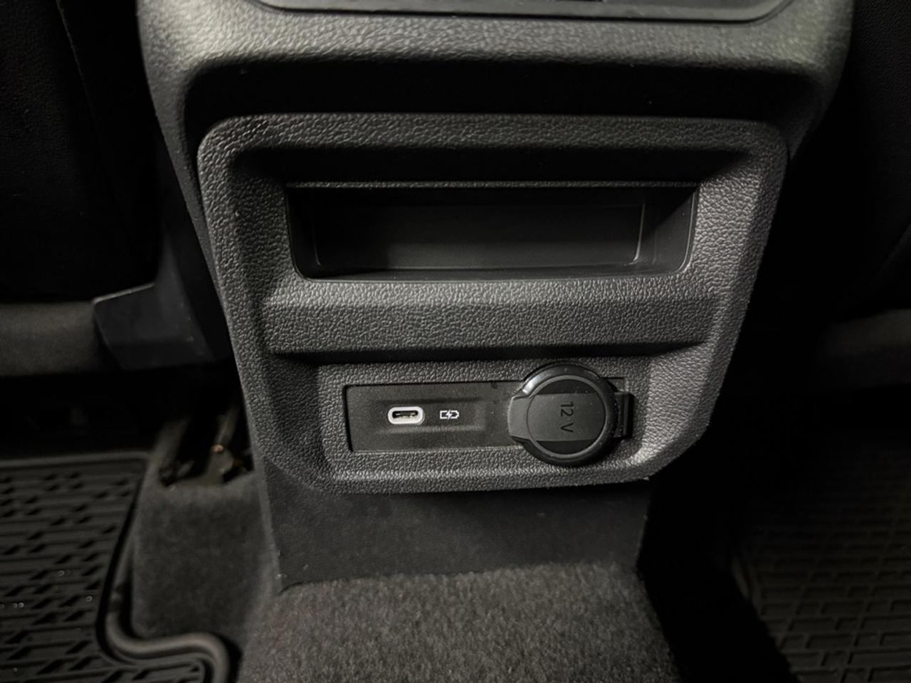 2023 Volkswagen Tiguan Comfortline R-Line Black Edition 4MOTION Photo