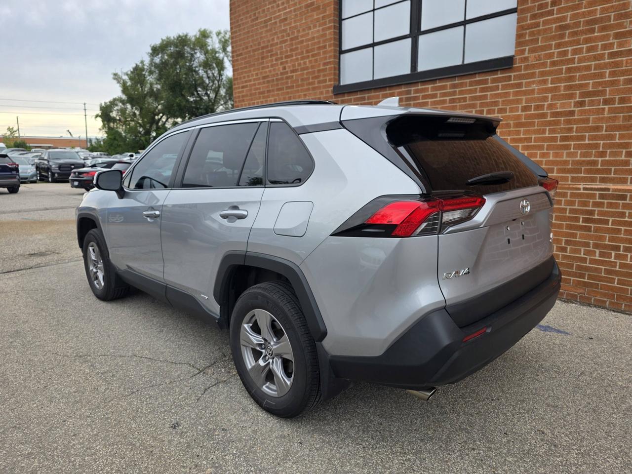 2025 Toyota RAV4 Hybrid LE AWD Photo2
