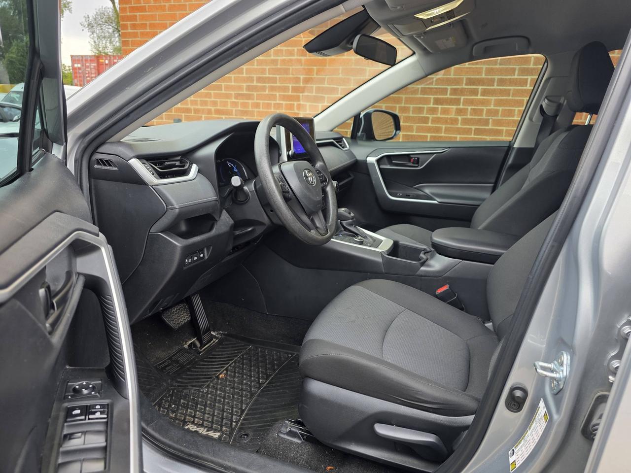 2025 Toyota RAV4 Hybrid LE AWD Photo