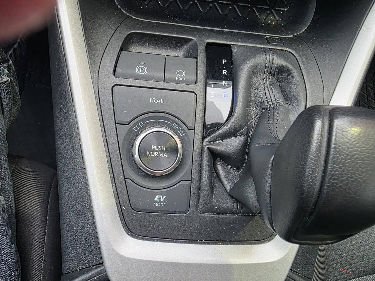2025 Toyota RAV4 Hybrid LE AWD Photo