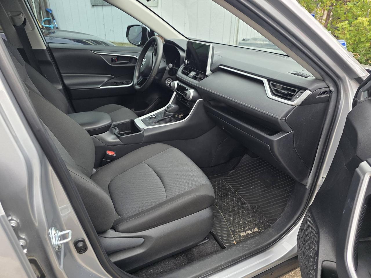 2025 Toyota RAV4 Hybrid LE AWD Photo