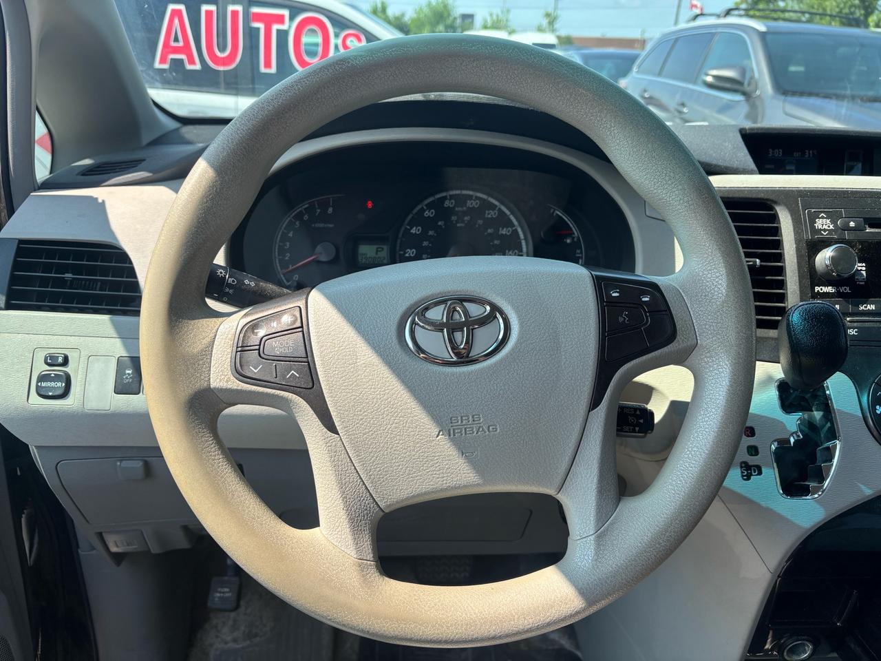 2013 Toyota Sienna 5dr V6 LE 7-Pass FWD Mobility Photo