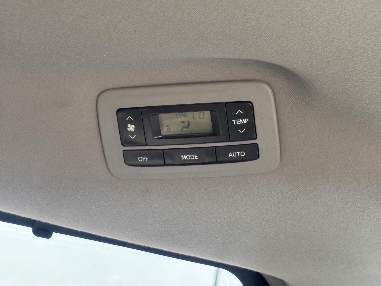 2013 Toyota Sienna 5dr V6 LE 7-Pass FWD Mobility Photo