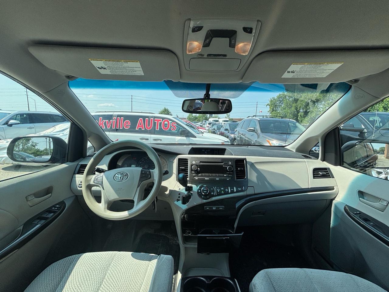 2013 Toyota Sienna 5dr V6 LE 7-Pass FWD Mobility Photo