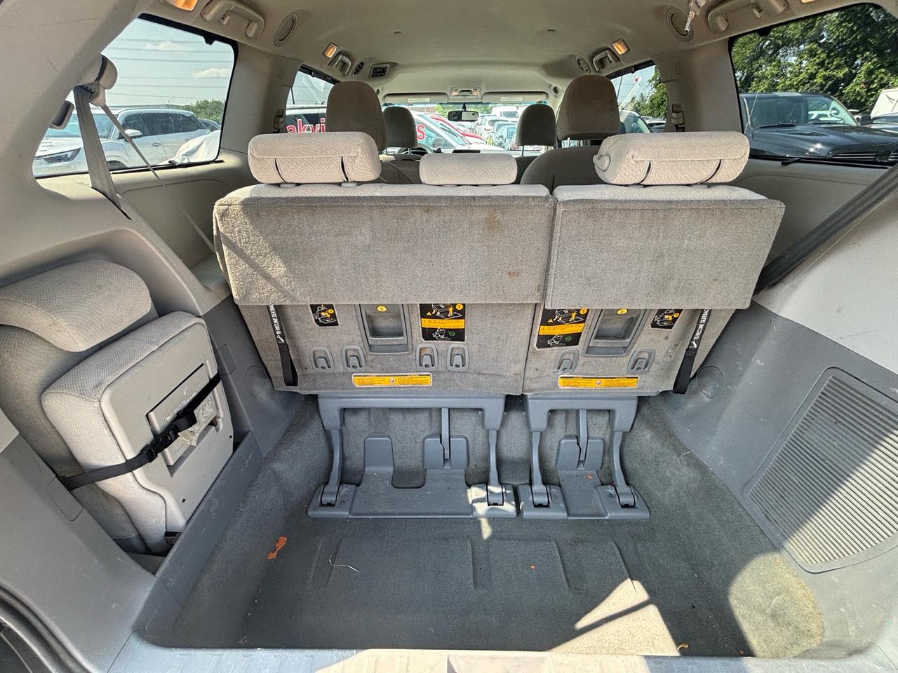 2013 Toyota Sienna 5dr V6 LE 7-Pass FWD Mobility Photo